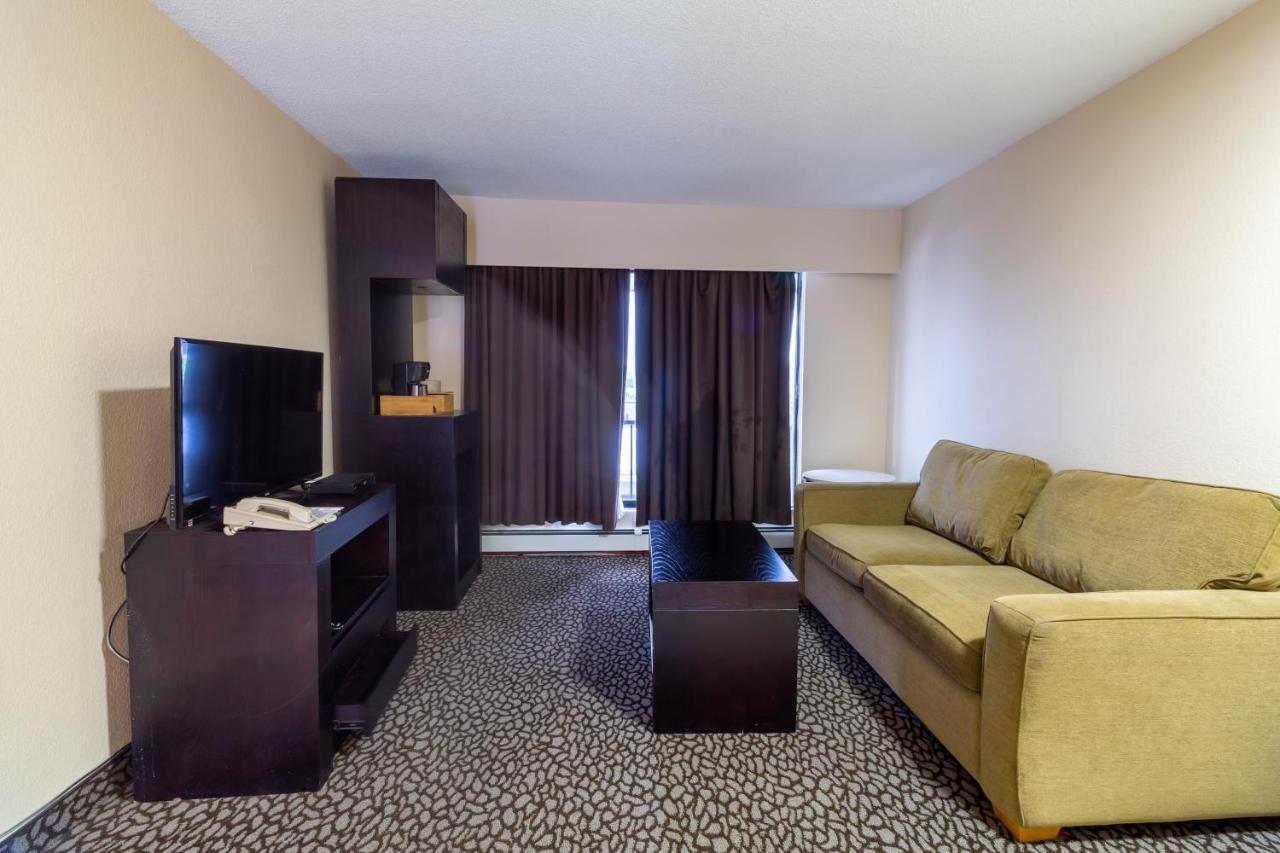 North Star Inn & Suites Prince George Bagian luar foto