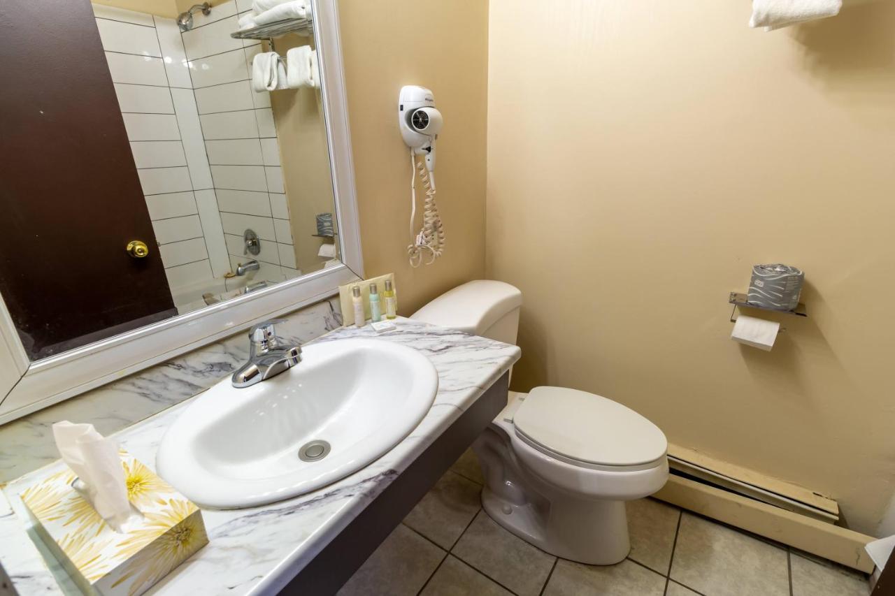 North Star Inn & Suites Prince George Bagian luar foto