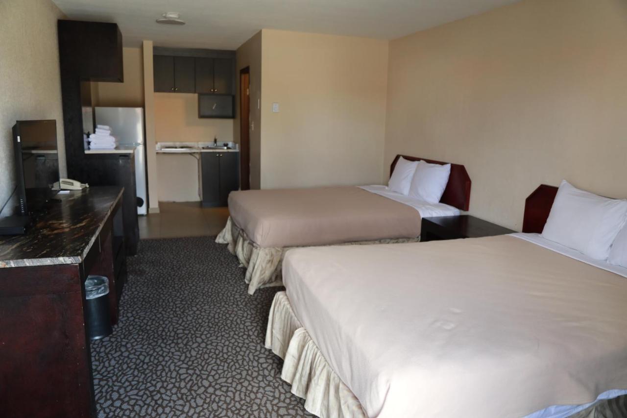 North Star Inn & Suites Prince George Bagian luar foto