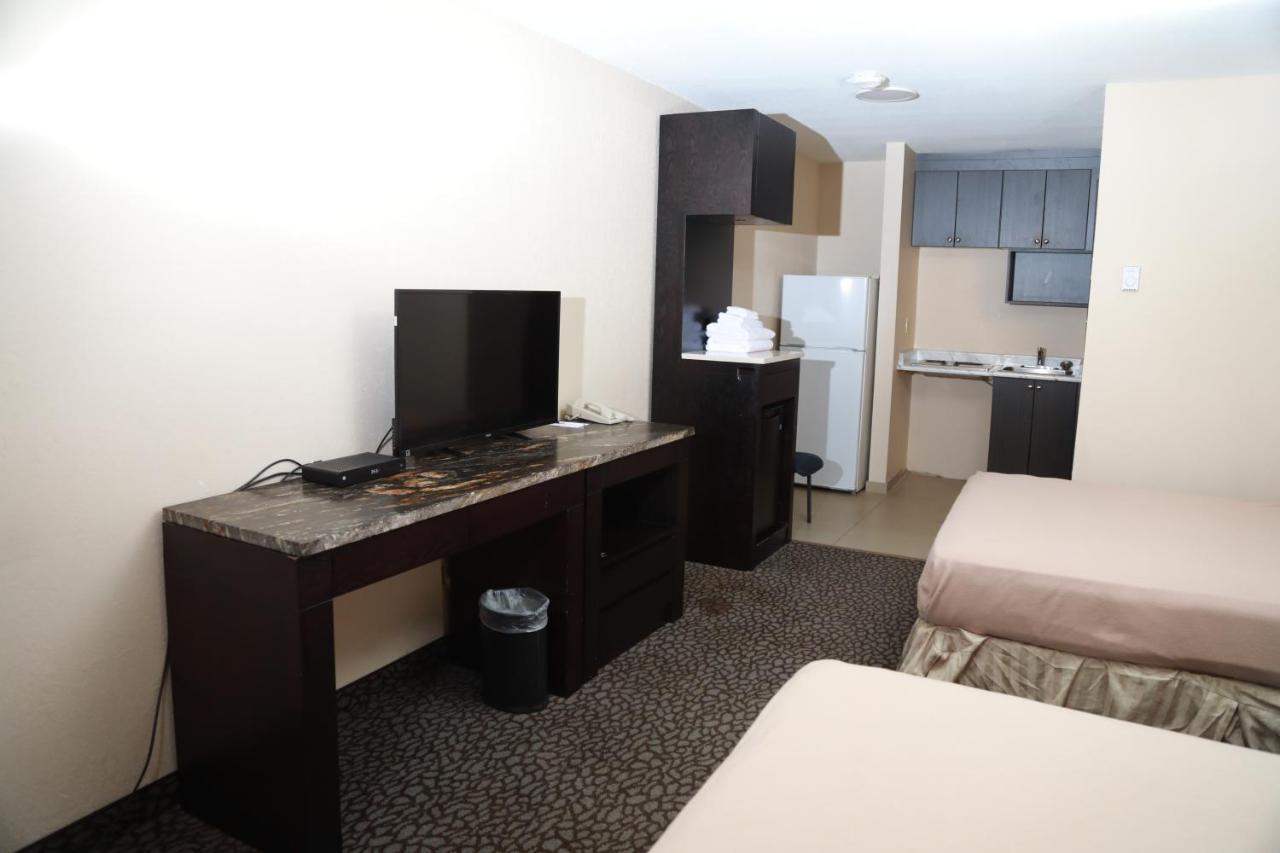 North Star Inn & Suites Prince George Bagian luar foto
