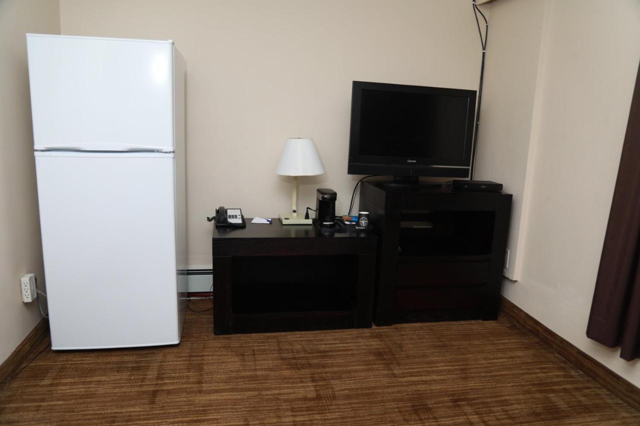 North Star Inn & Suites Prince George Bagian luar foto