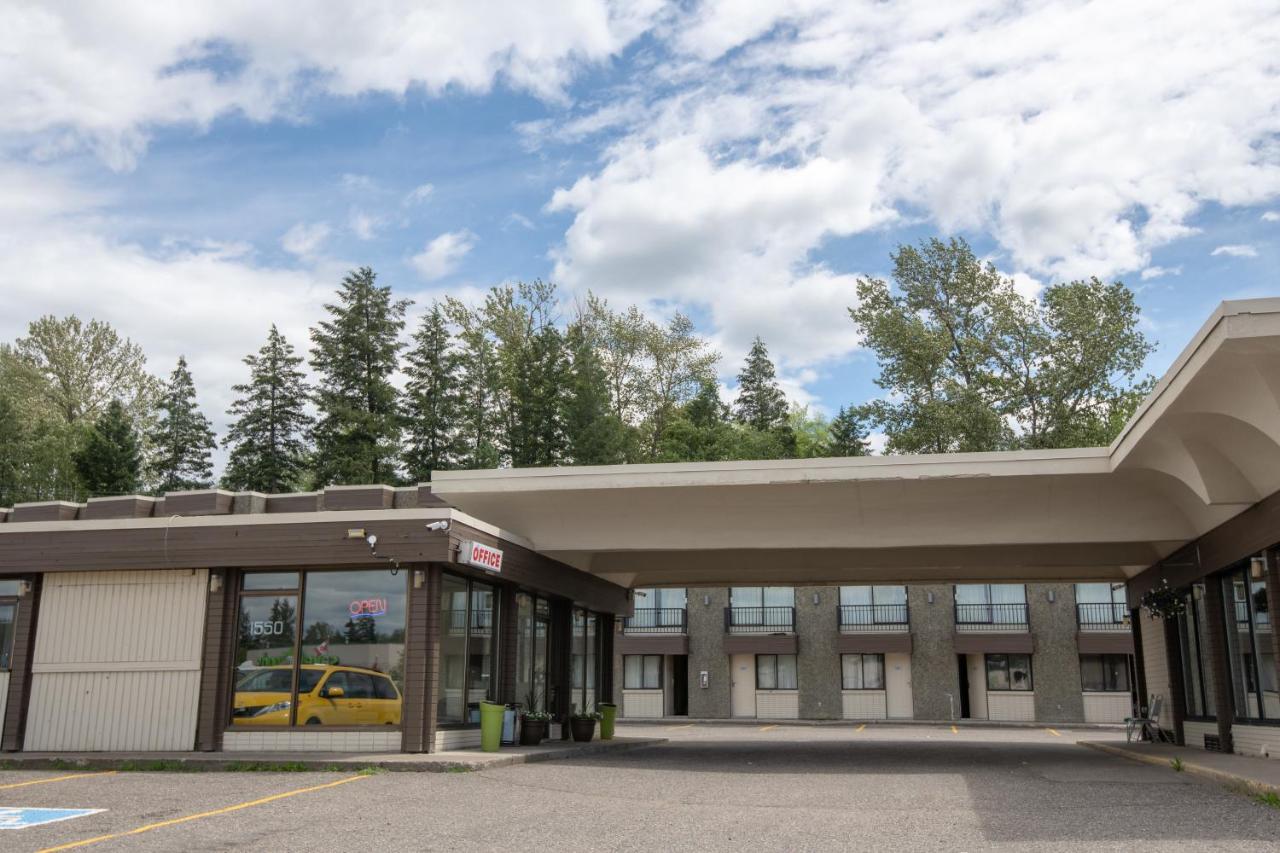 North Star Inn & Suites Prince George Bagian luar foto