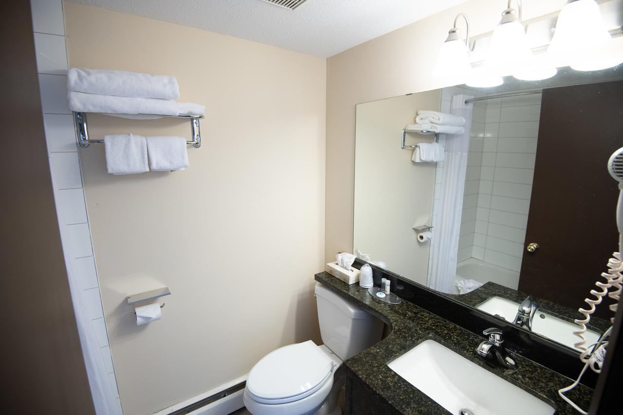 North Star Inn & Suites Prince George Bagian luar foto