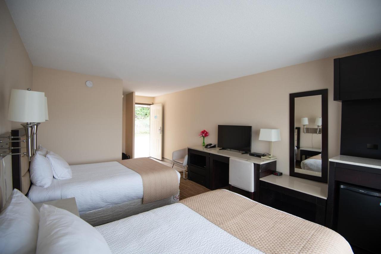 North Star Inn & Suites Prince George Bagian luar foto
