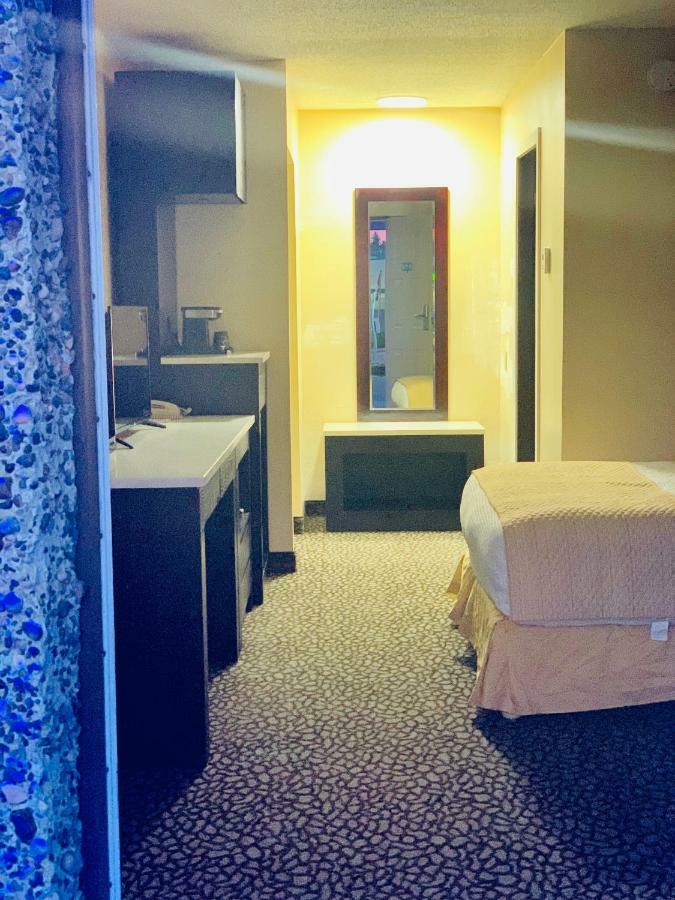 North Star Inn & Suites Prince George Bagian luar foto